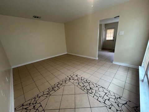 Building Photo - 1602 Duncan Ave