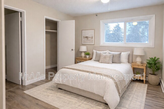 Photo du bâtiment - 9108-9149 149 St