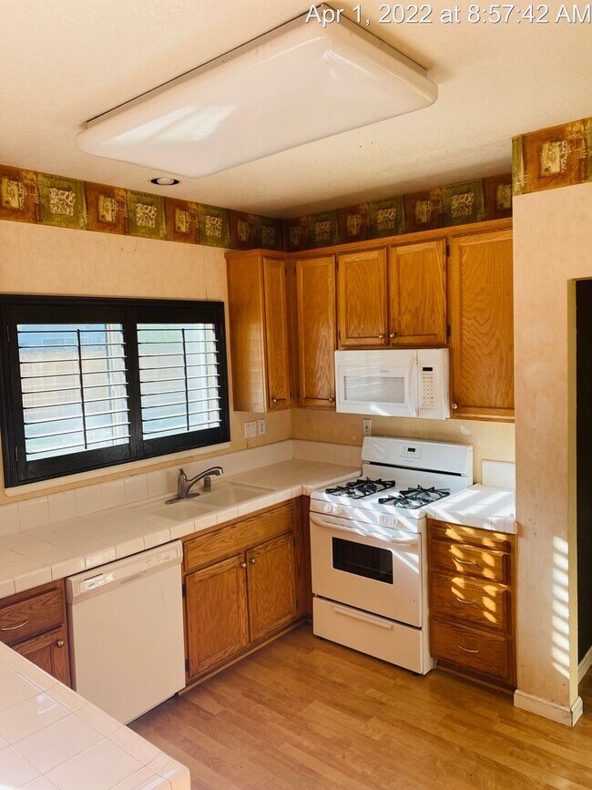Foto del edificio - $400 MOVE IN BONUS. Beautiful Home in Lake...