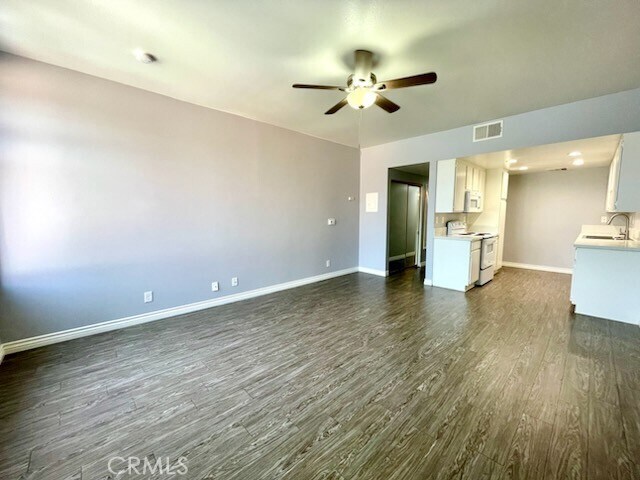 Foto del edificio - 100 N Glendora Ave