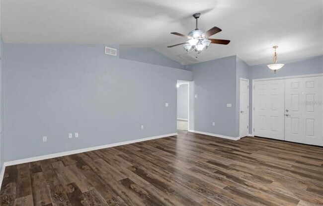 Foto del edificio - 3570 Manor Loop