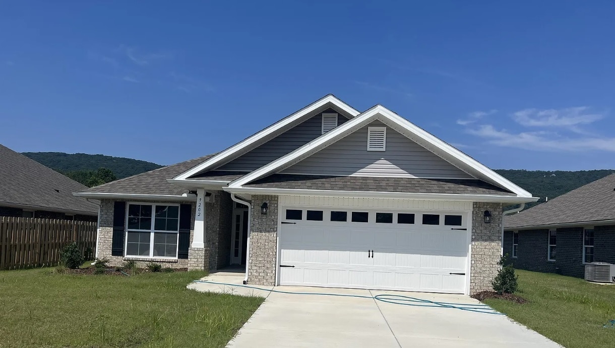 9202 Eagle Trce Dr SE, Owens Cross Roads, AL 35763 House for Rent in