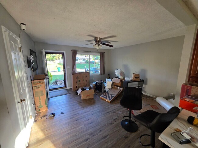 Foto del edificio - 774 Old Lucas Creek Rd