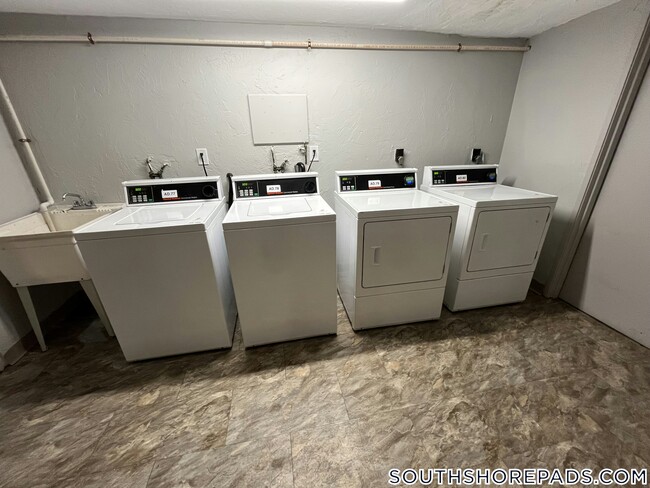 Building Photo - 44 Dean St