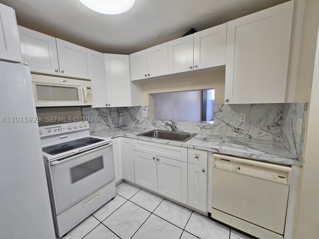Building Photo - 10825 SW 112th St