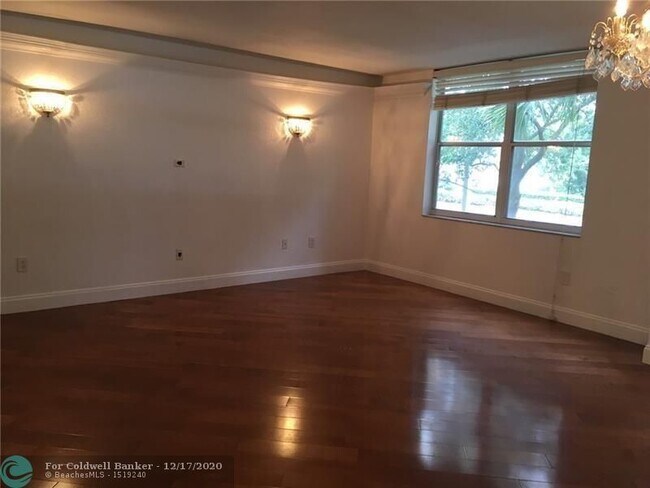 Foto del edificio - 1500 NW 128th Dr