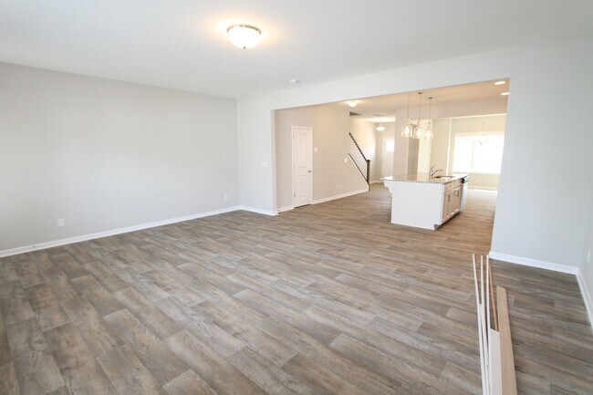 Foto del edificio - 3 Bedroom Townhome with detached garage.  ...