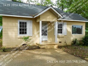 Building Photo - 1439 39th Ave E
