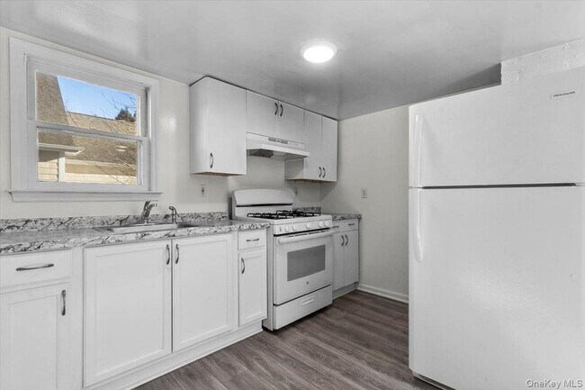 Foto del edificio - 36 Anderson Rd