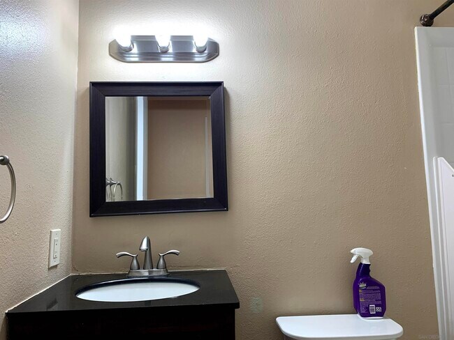 Building Photo - 4917 Roja Dr