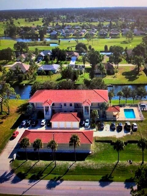 Foto del edificio - 242 Boundary Blvd