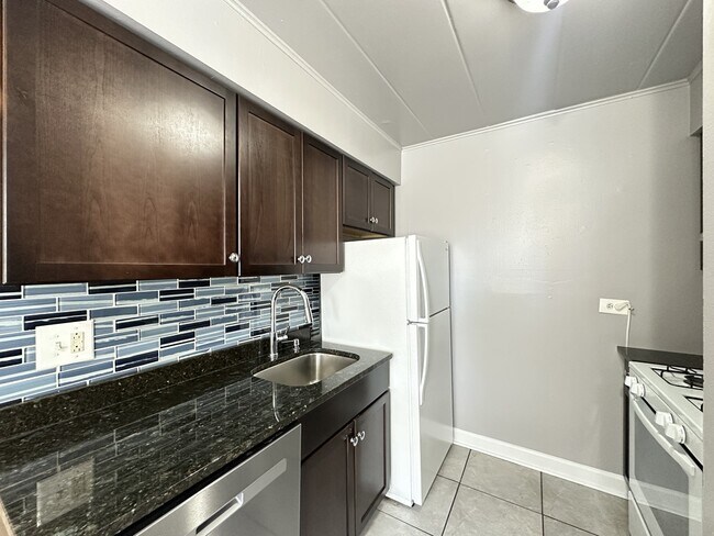 Foto del edificio - 3812 25th Ave