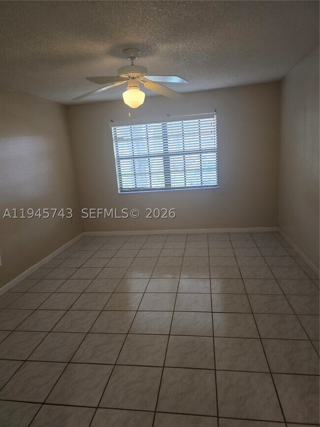 Foto del edificio - 1322 Sandpiper Blvd