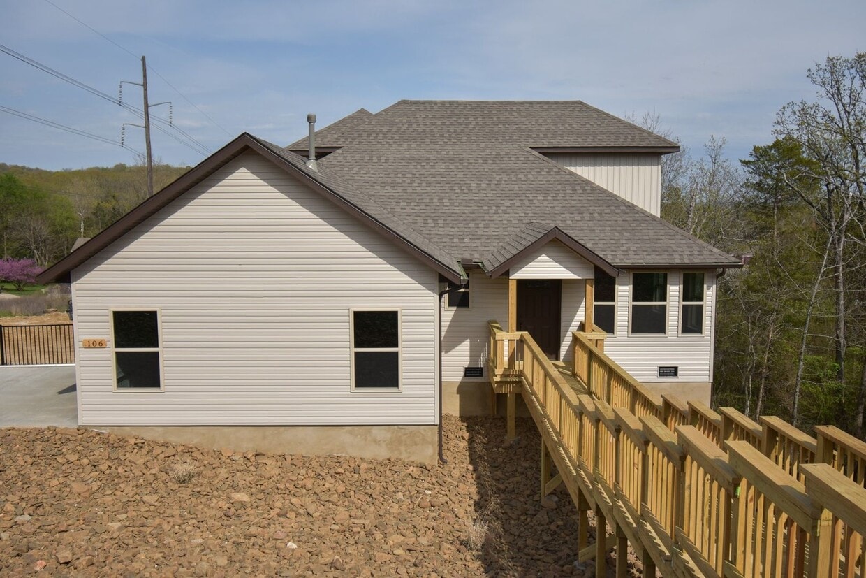 Primary Photo - 3 Bedroom 2 Bathroom Home In Fayetteville ...