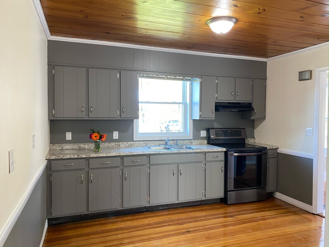 27 Clinton Ave Unit 1, Saugus, MA 01906 27 Clinton Ave Saugus, MA