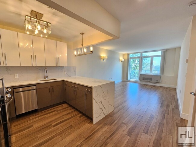 Building Photo - Spacious 1-Bedroom with Private Balcony – ...
