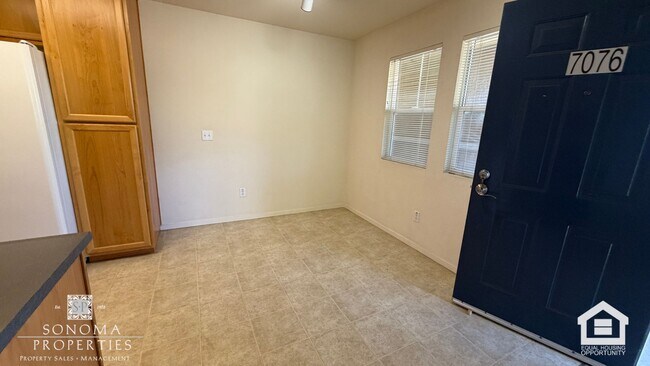 Foto del edificio - Must-See Charming Second-Level 1 Bedroom Apartment