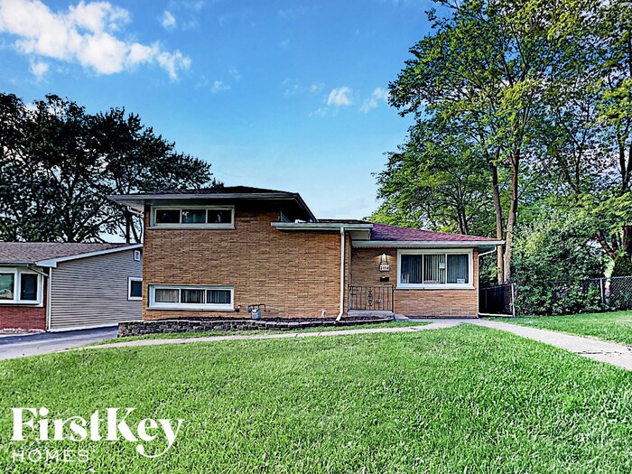 3114 Woodworth Pl, Hazel Crest, IL 60429 House Rental in Hazel Crest