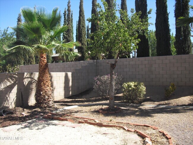 Foto del edificio - 40112 Castana Ln