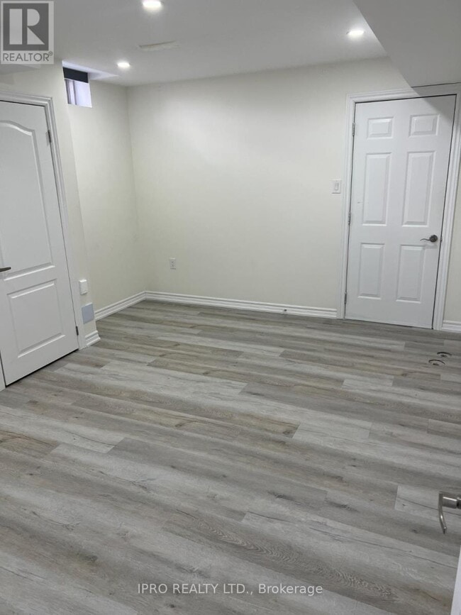 Building Photo - 60 BANDERA Dr