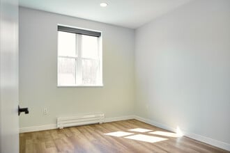 Corner 1 Bedroom - The Eddy