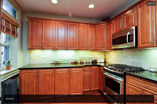 Kitchen 2 - 4515 N Wolcott Ave