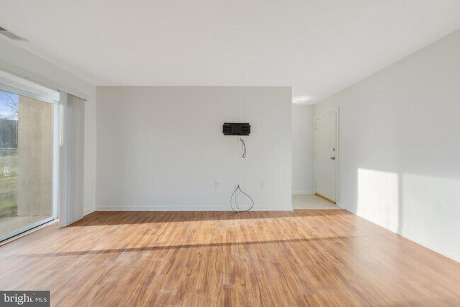 Foto del edificio - 350 Gatewater Ct
