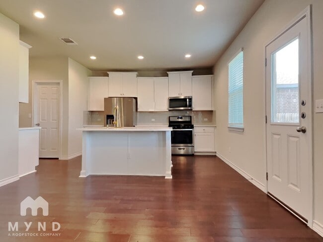 Building Photo - 3801 Soft Shore Ln