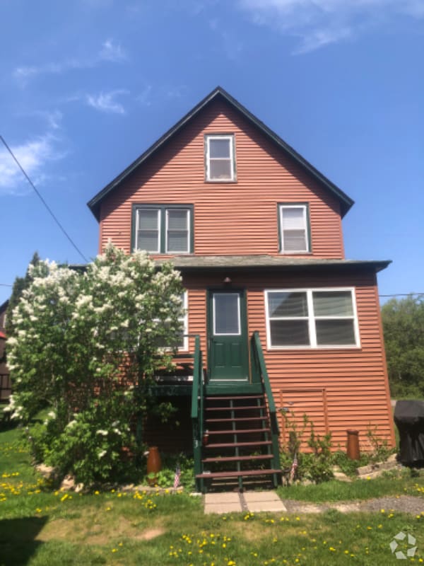 Apartments under 2,500 in Laurium, MI 1 Rentals