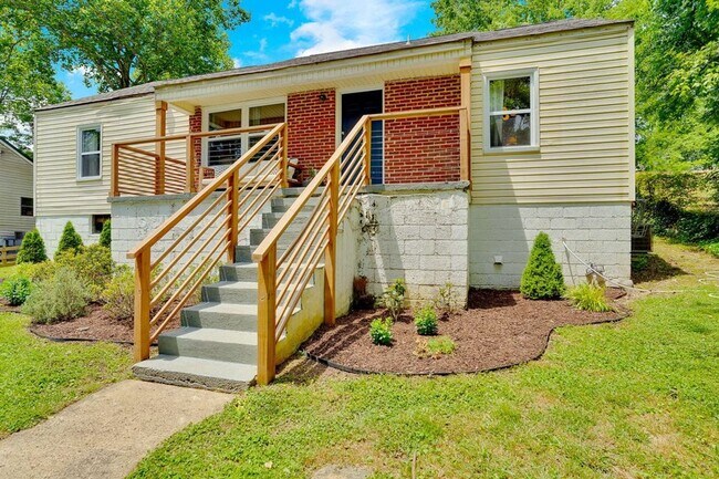 Foto del edificio - 172 Lynda Cir