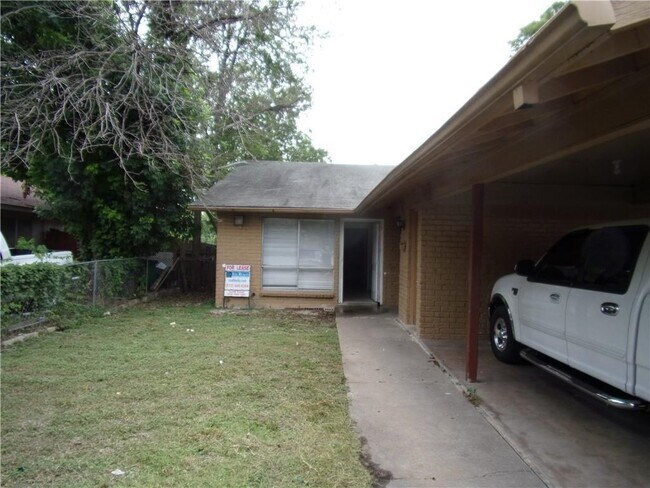 Foto del edificio - 8614 Fireside Dr