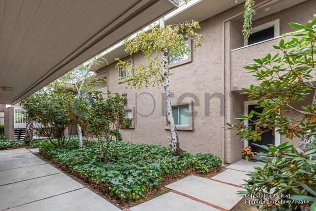 Foto del edificio - 675 Sharon Park Dr