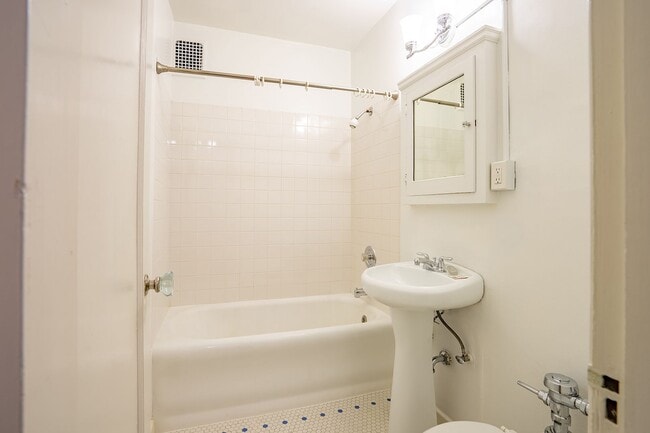 Interior Photo - Lakeside Apartments