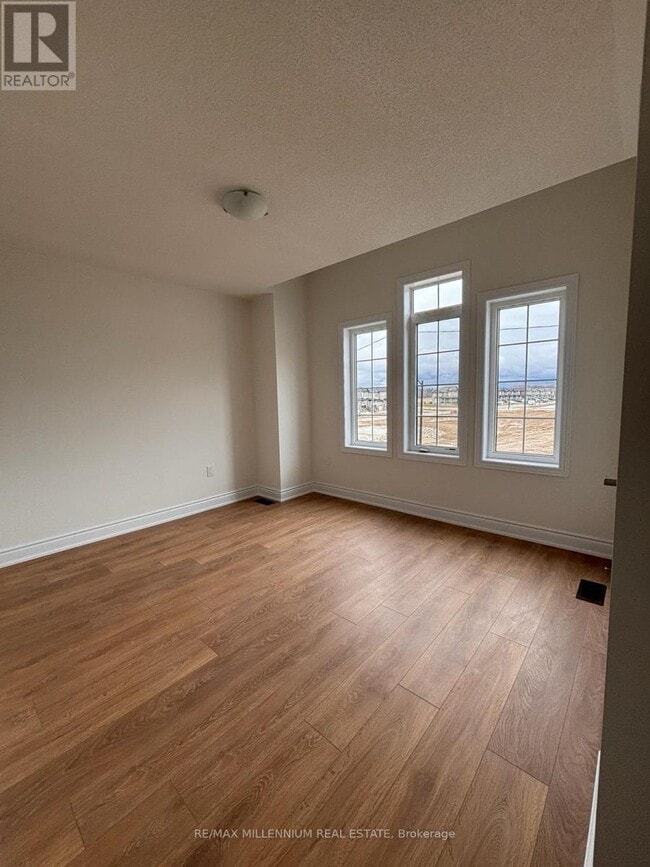 Building Photo - 11 Mission St