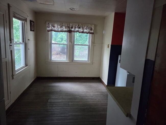 Building Photo - 811 N Townsend St