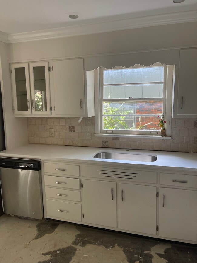New Quartz countertops installed - 3278 Highland Dr