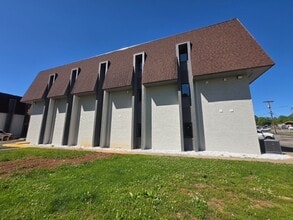 Building Photo - 401 McFarland St