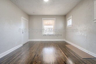 Building Photo - 2416 E 22nd St