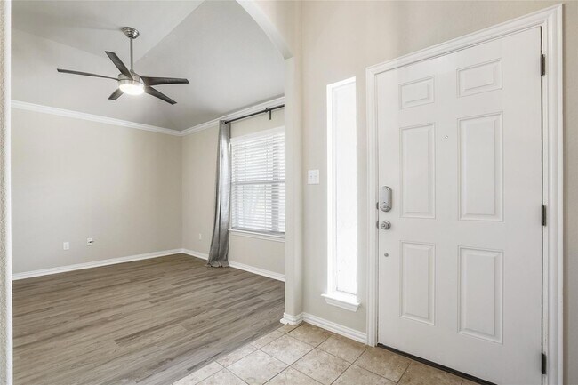 Foto del edificio - 2208 Tranquility Ln