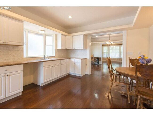 Building Photo - 6313 SE 92nd Ave