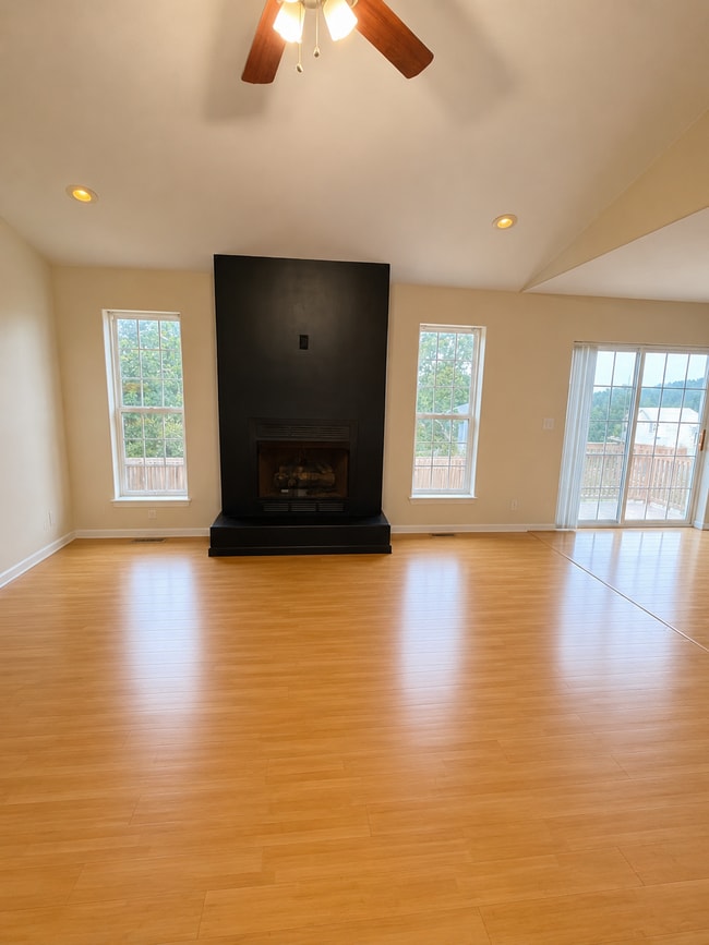 Building Photo - 108 La Vista Dr