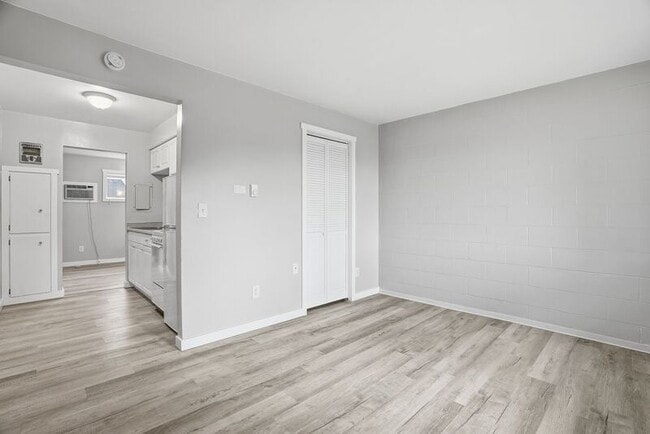 Foto del edificio - 547 E Fairview Ave