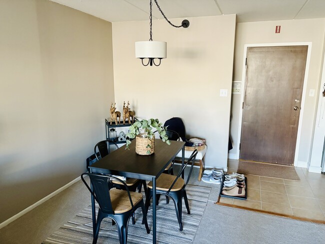 Building Photo - 5125 Blodgett Ave