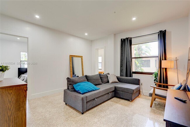 Foto del edificio - 234 NE 111th St