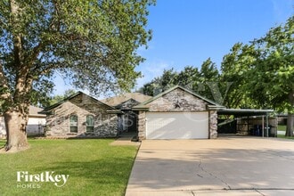 Building Photo - 714 Windridge Ln