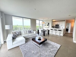 Building Photo - 700 E Boynton Beach Blvd