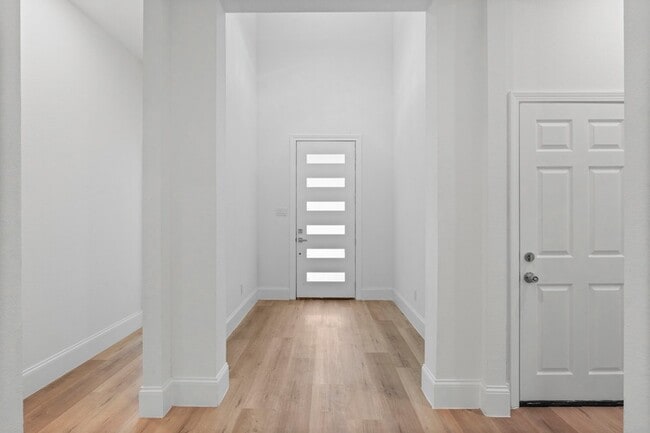 Foto del edificio - 3531 White Oak Point Dr