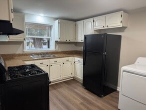 Building Photo - 310 Braden St