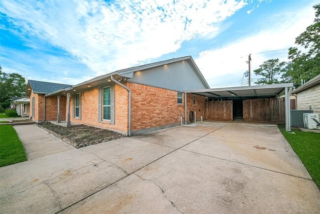 Building Photo - 1708 Ruella Ln