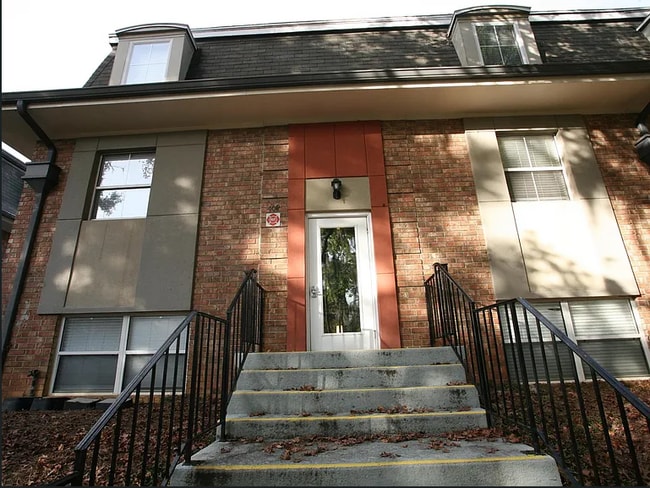 Building Photo - 408 E Virginia St